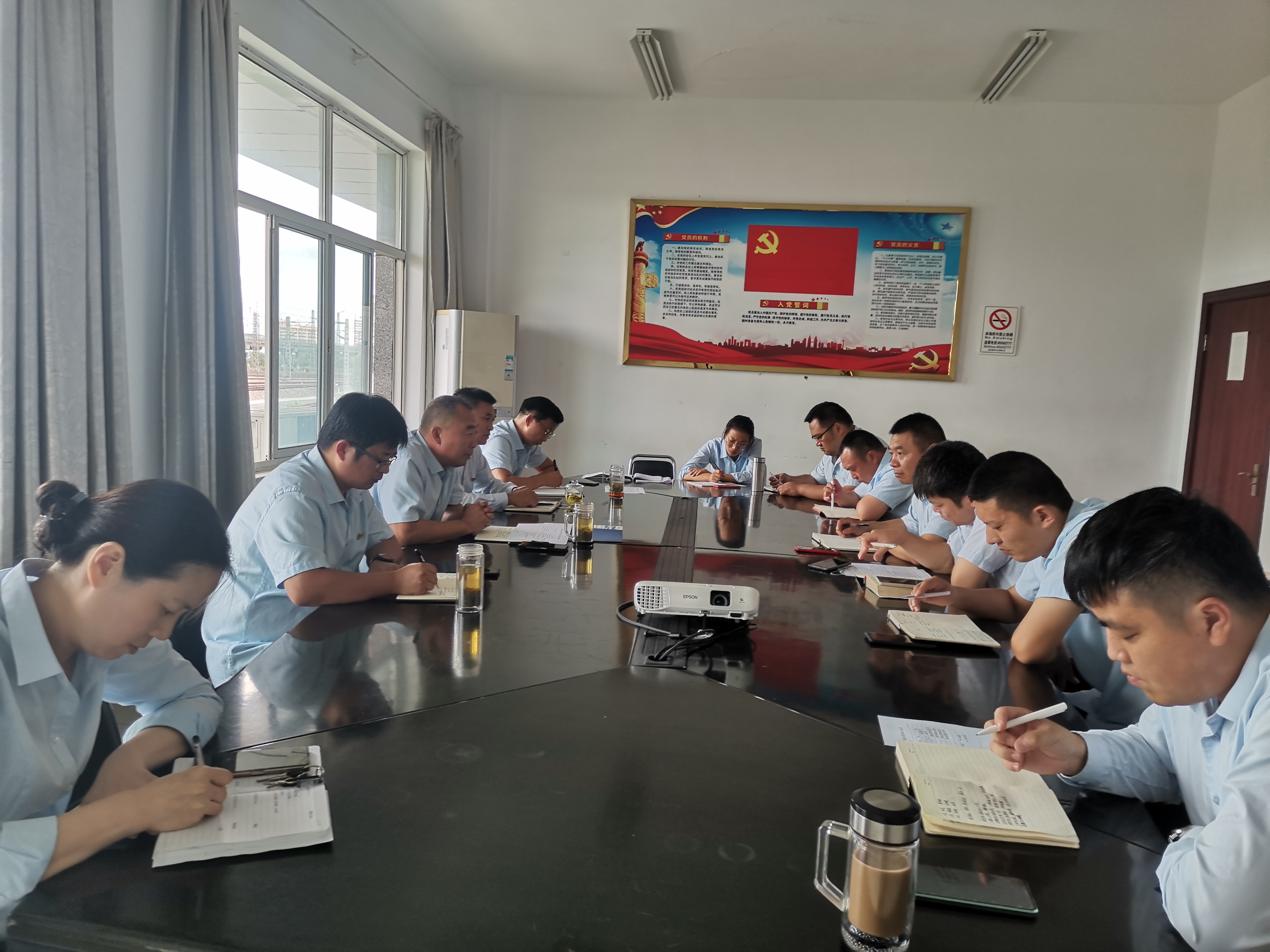 公交集團(tuán)公交事業(yè)二部召開中秋節(jié)后收心會及重點工作部署會