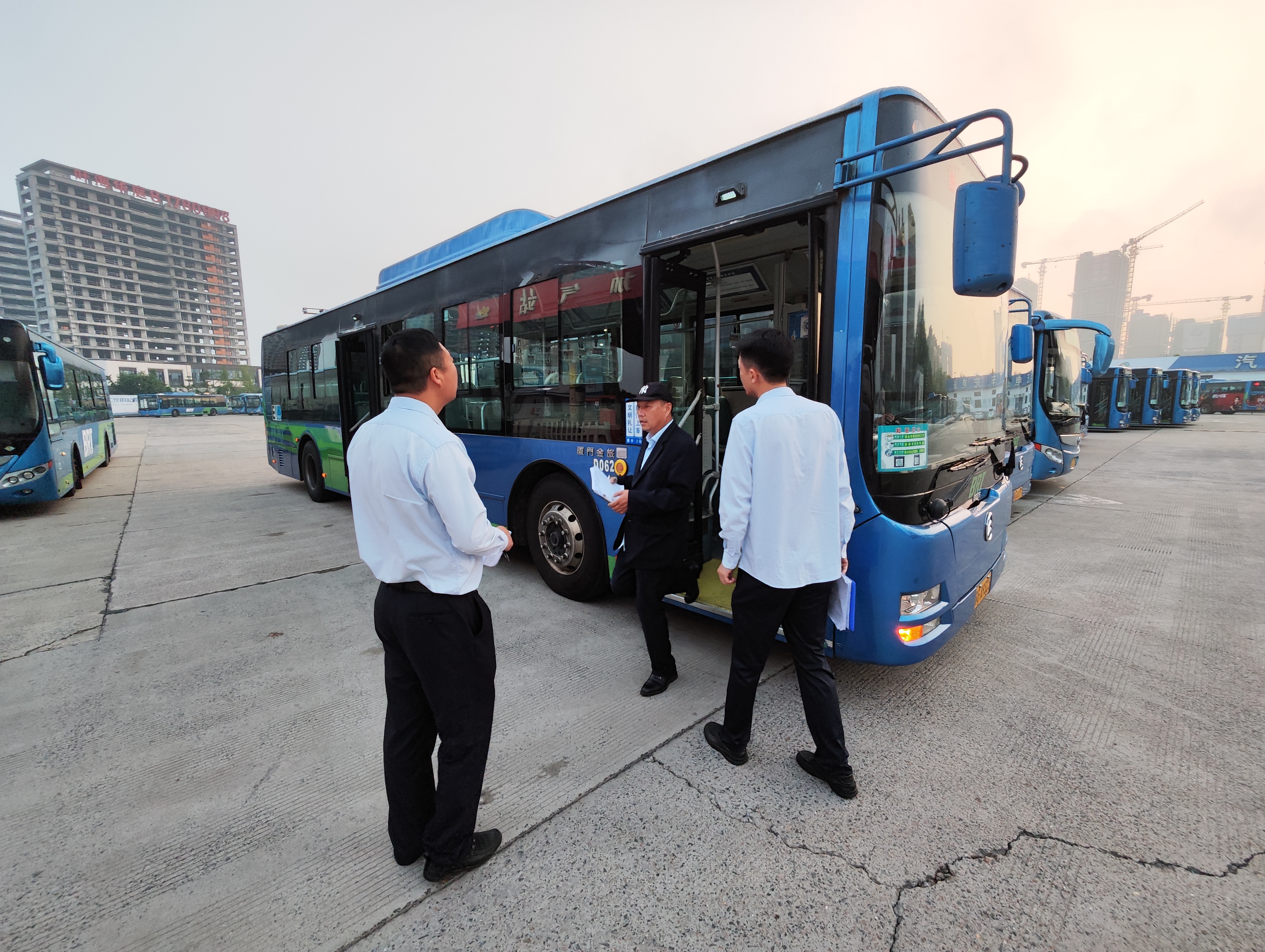 快速公交事業(yè)部開(kāi)展創(chuàng)文工作專(zhuān)項(xiàng)檢查