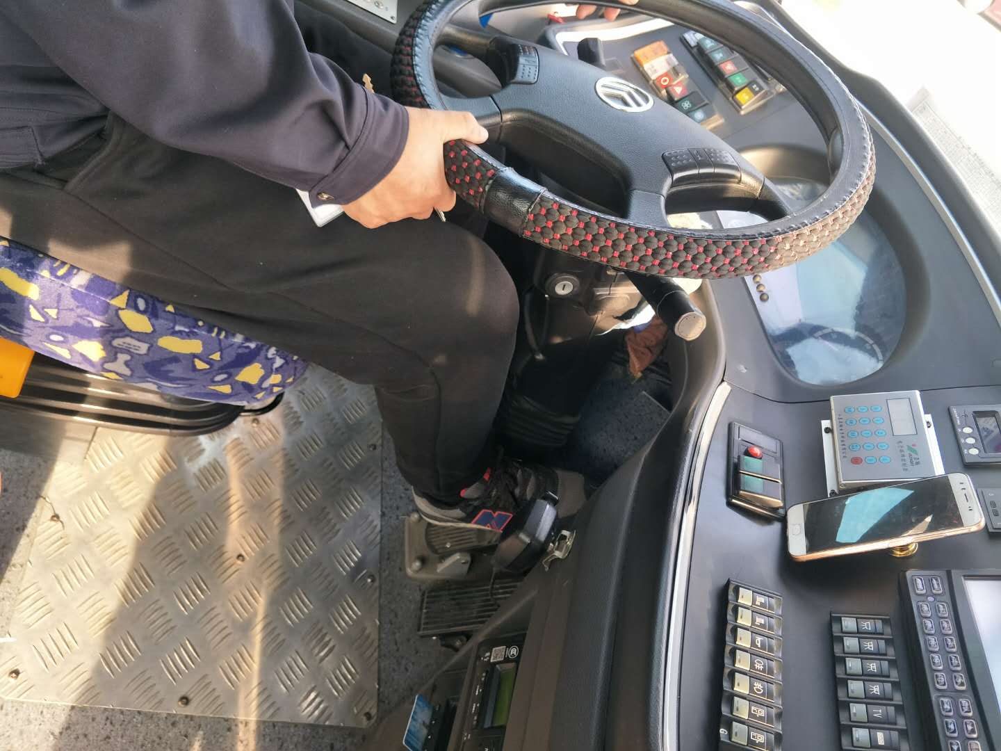 公交車輛純電動(dòng)車四環(huán)節(jié)電法