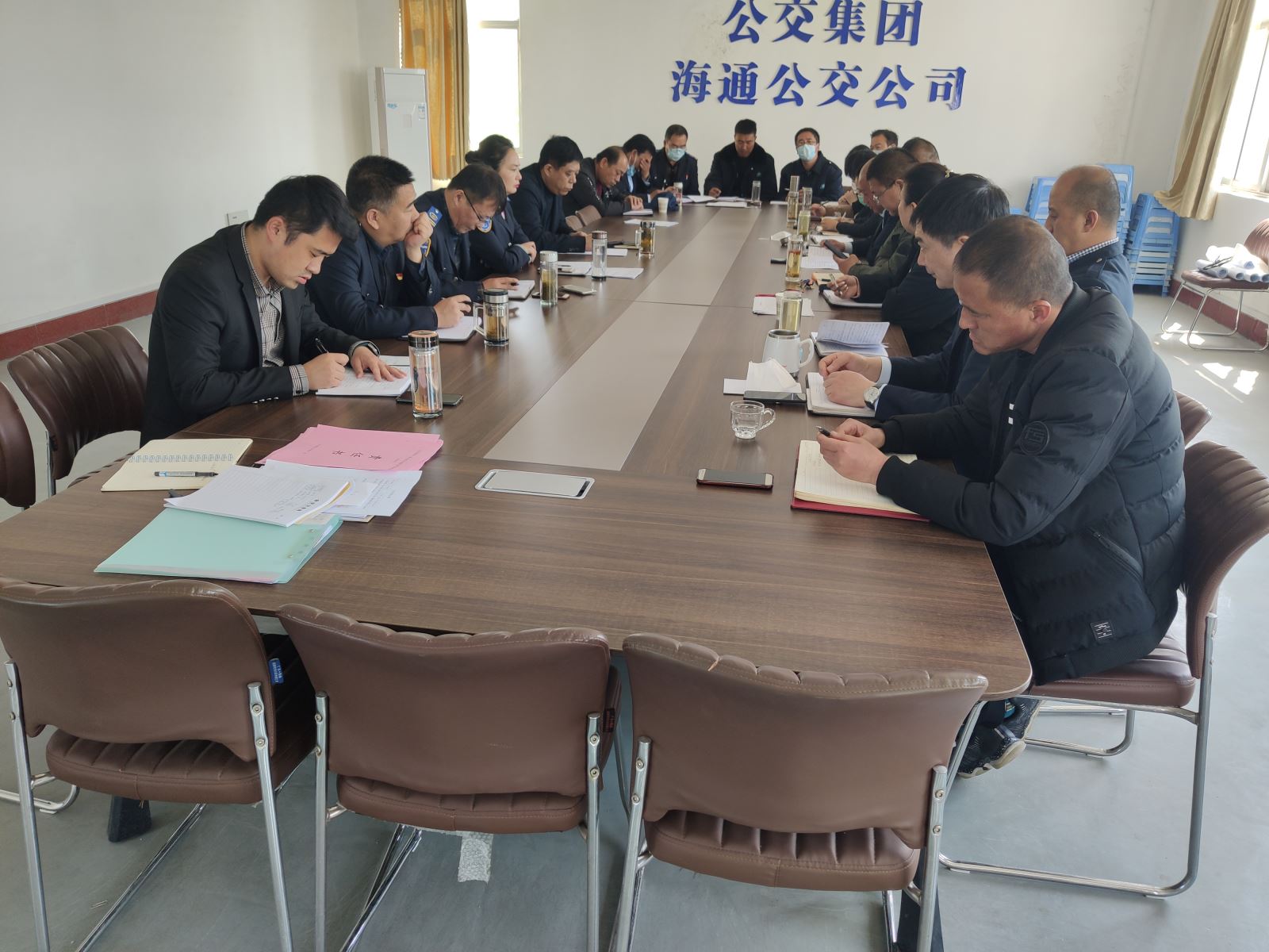 公交集團公交事業(yè)一部開展“五一”節(jié)前黨風廉政警示教育會議