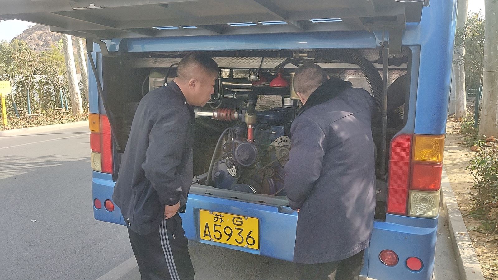 公交集團公交事業(yè)一部積極開展上路檢查做好運營保障