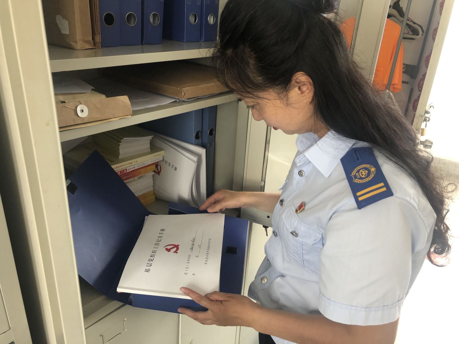 公交集團(tuán)公交事業(yè)一部開(kāi)展黨建臺(tái)賬自查