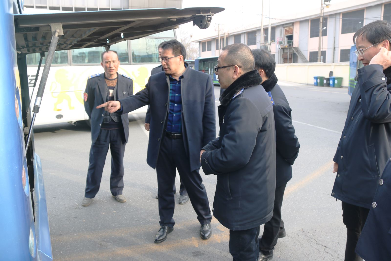 公交集團(tuán)深刻吸取鹽城“3.21”事故教訓(xùn)連夜開(kāi)展隱患大排查大整改