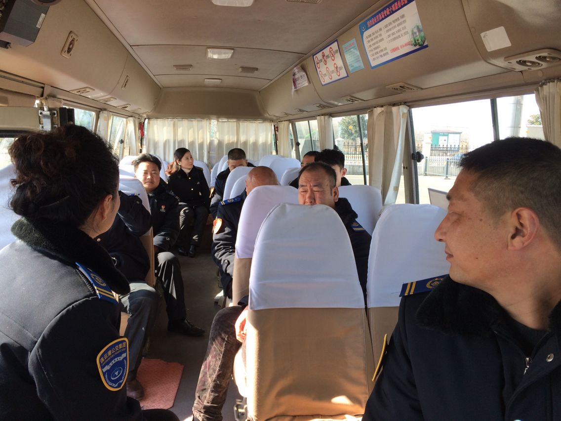 公交佳連公司深入一線檢查指導(dǎo)安全生產(chǎn)工作