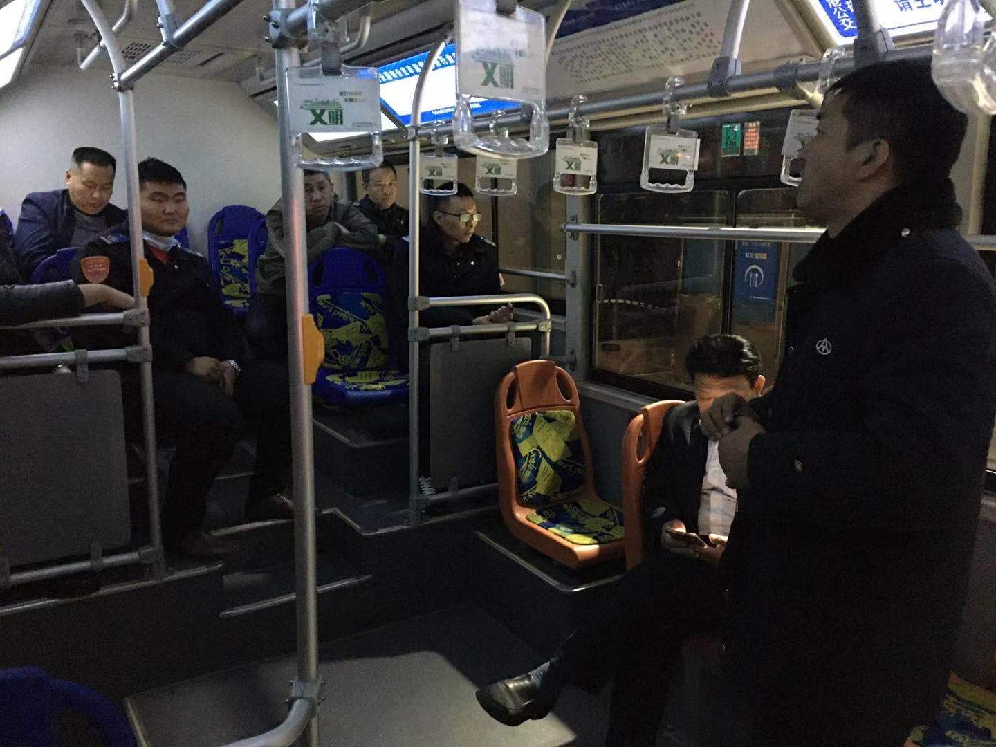 公交集團公交事業(yè)一部組織重點駕駛員開展冬季行車安全教育培訓