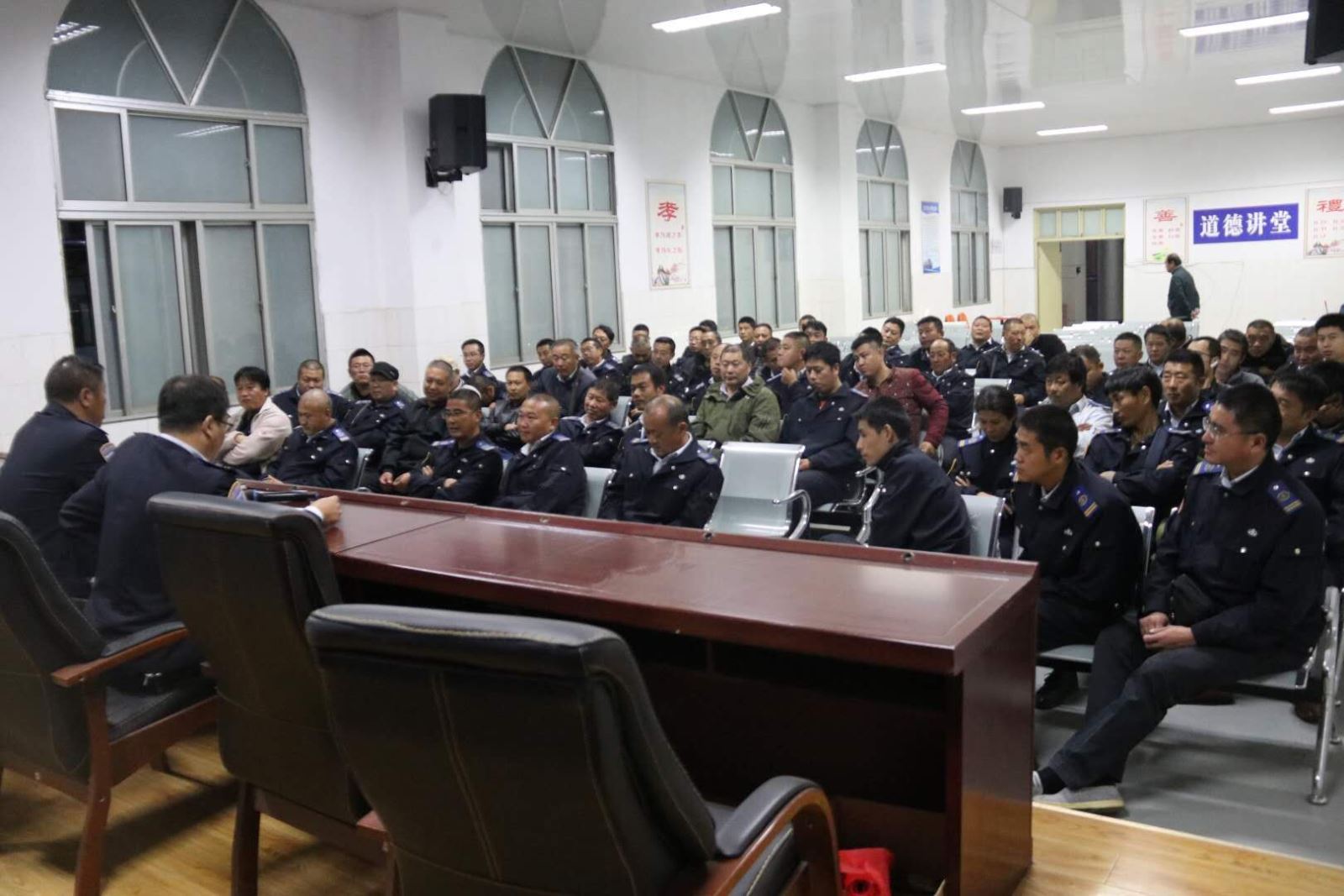 公交集團(tuán)海通公交公司召開駕駛員安全工作會(huì)議