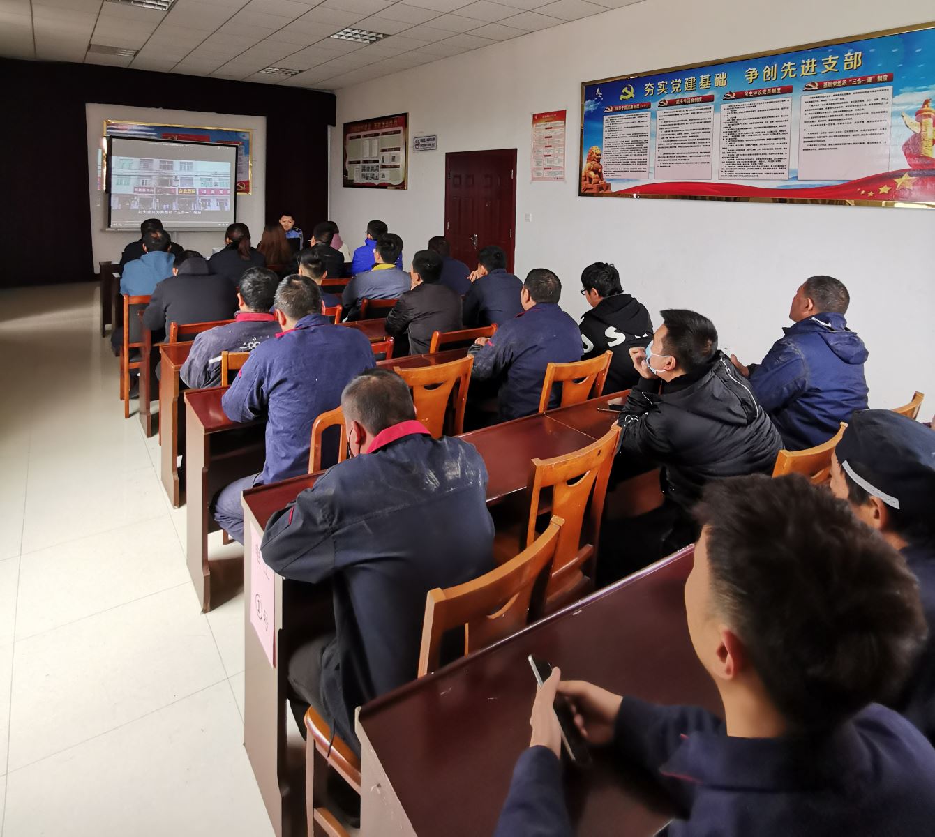 公交集團機務技術事業(yè)部組織開展消防培訓活動