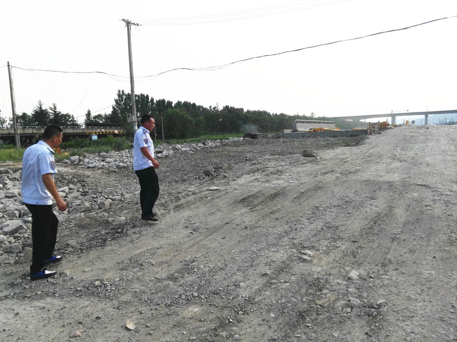 公交集團(tuán)東部公司開展游5路道路專項(xiàng)檢查 確保車輛行車安全