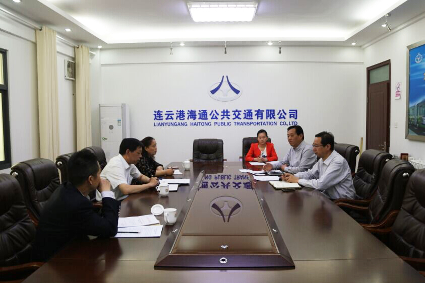 市交通控股集團(tuán)創(chuàng)衛(wèi)督查組對(duì)海通公交創(chuàng)衛(wèi)開展工作進(jìn)行現(xiàn)場(chǎng)督查