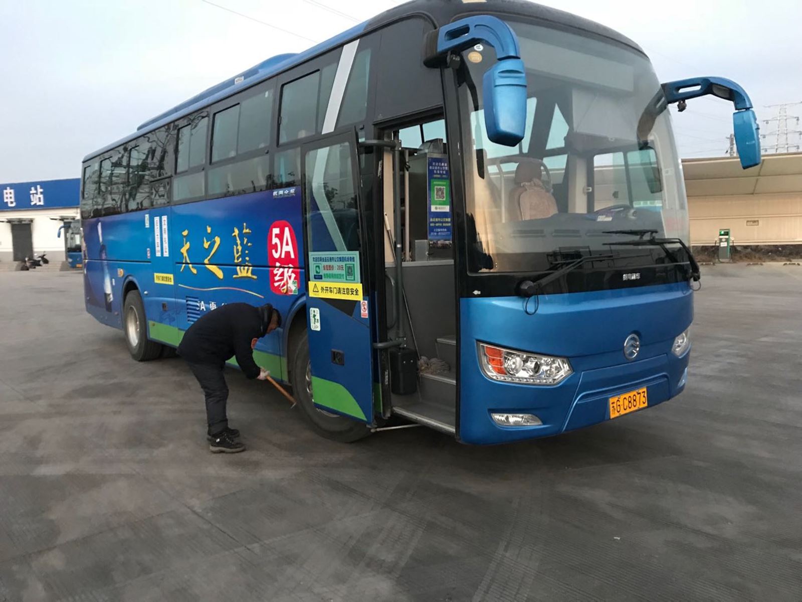 公交集團(tuán)經(jīng)營(yíng)發(fā)展事業(yè)部開(kāi)展行車安全專項(xiàng)檢查