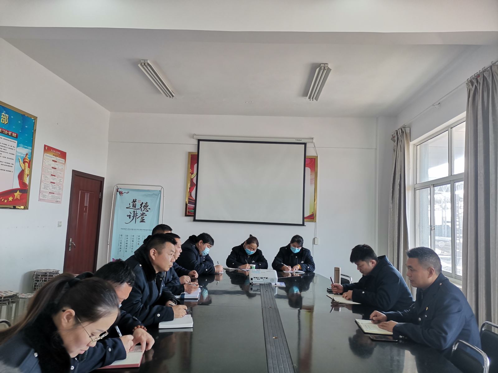 公交集團(tuán)公交事業(yè)二部召開(kāi)安全機(jī)務(wù)專題會(huì)議