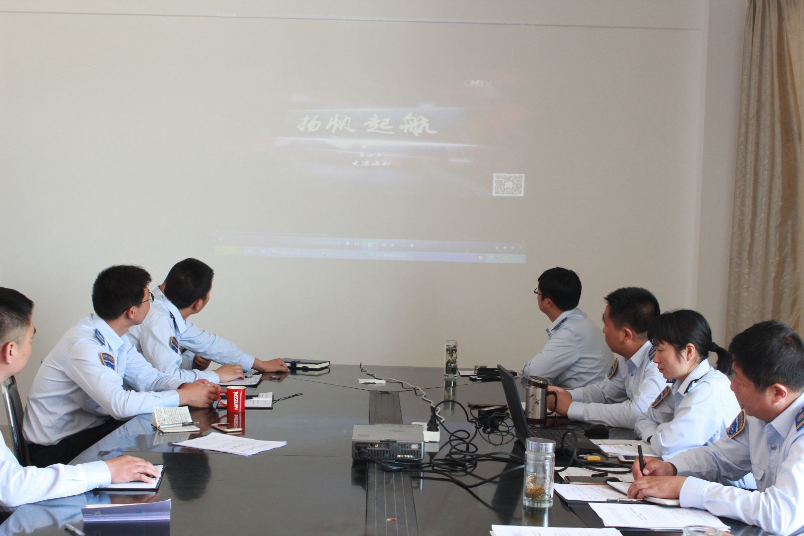 公交東部公司組織觀看專題片《揚帆起航》第三、四、五集