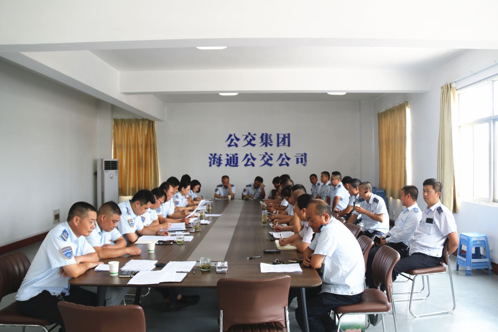 公交集團(tuán)海通公交公司黨支部開展解放思想大討論活動