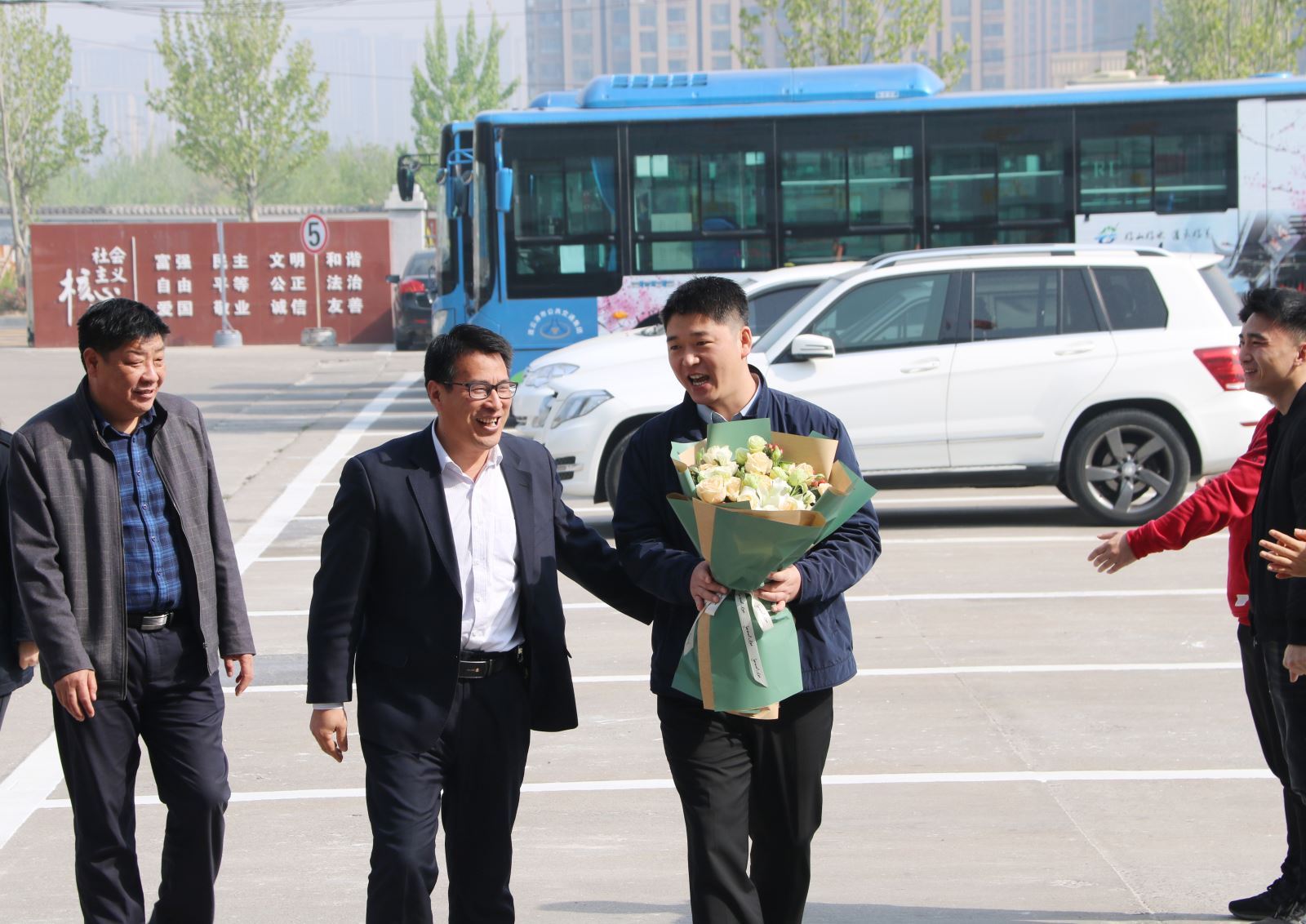 公交集團(tuán)總經(jīng)理助理王學(xué)兵圓滿(mǎn)完成工作專(zhuān)班任務(wù)！