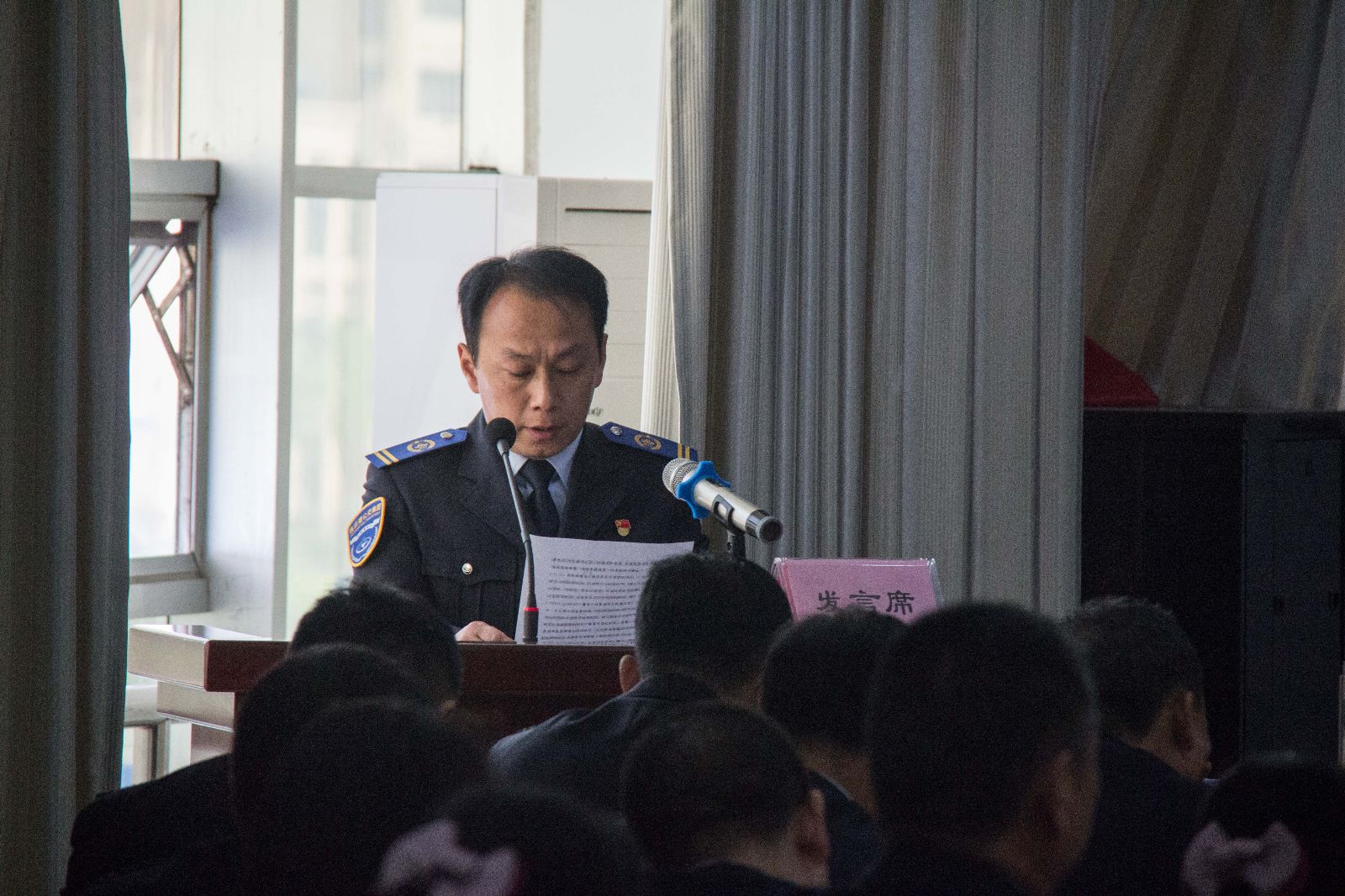 公交集團(tuán)召開“高質(zhì)發(fā)展、后發(fā)先至”推進(jìn)動(dòng)員大會(huì)