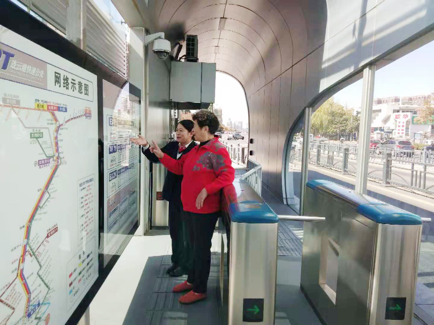 用心服務(wù)，把乘客當(dāng)親人