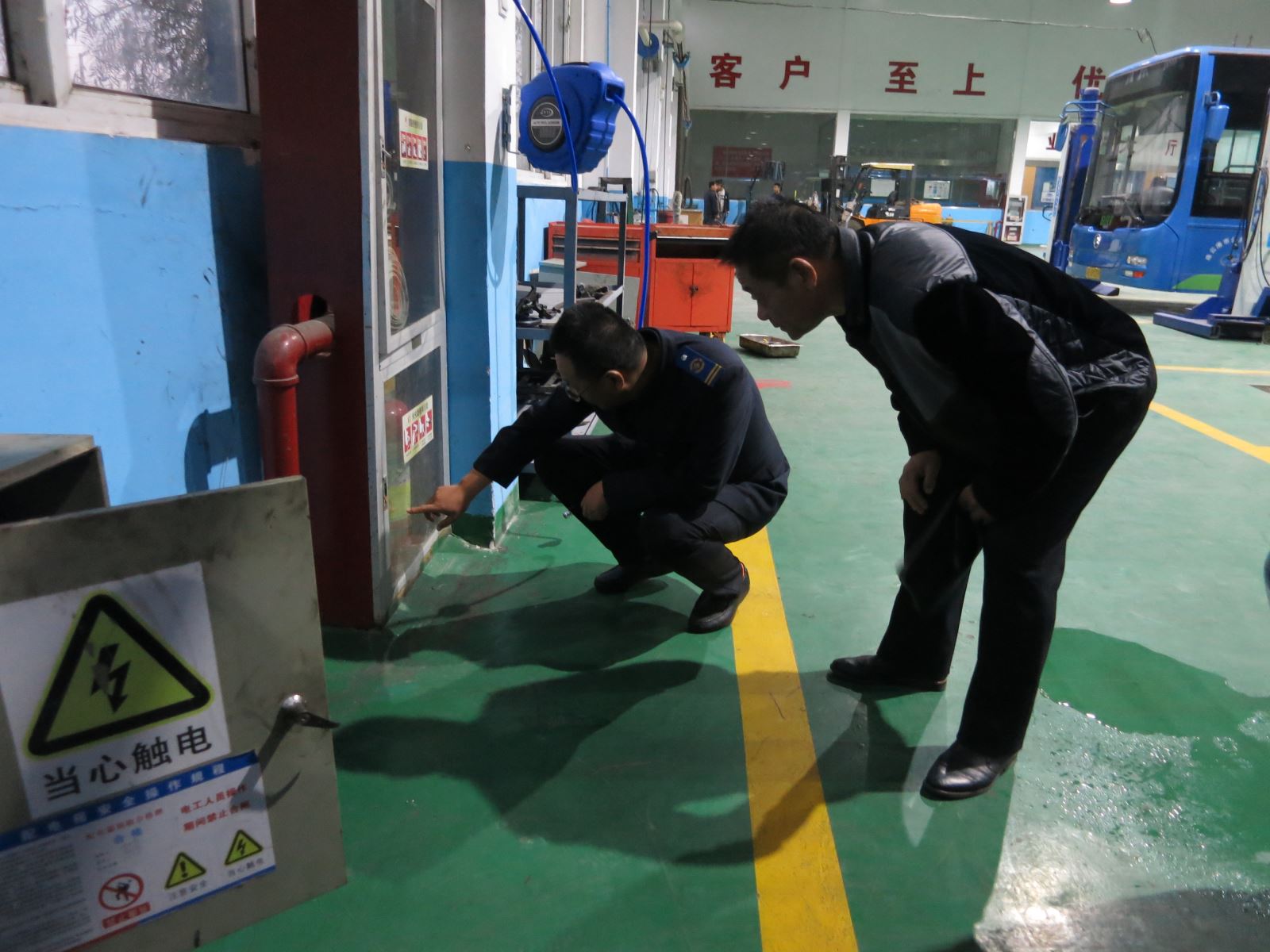 公交集團汽服公司開展冬季安全生產(chǎn)檢查工作