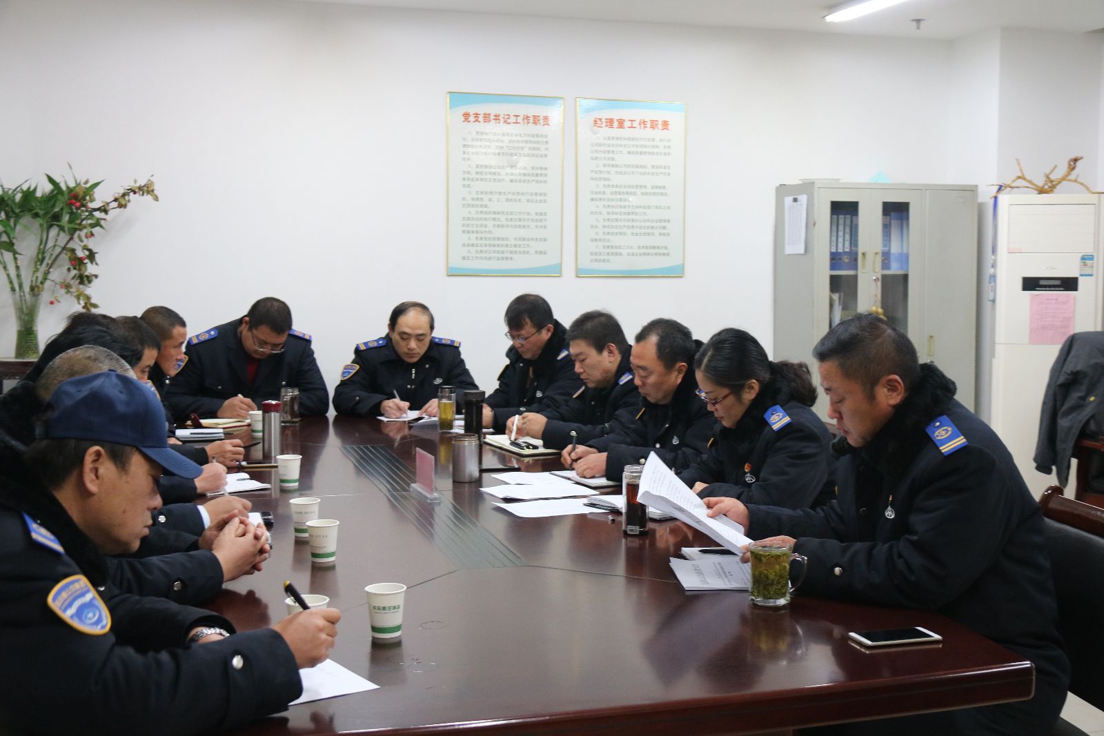 公交集團(tuán)海州公司召開冬季安全生產(chǎn)部署會