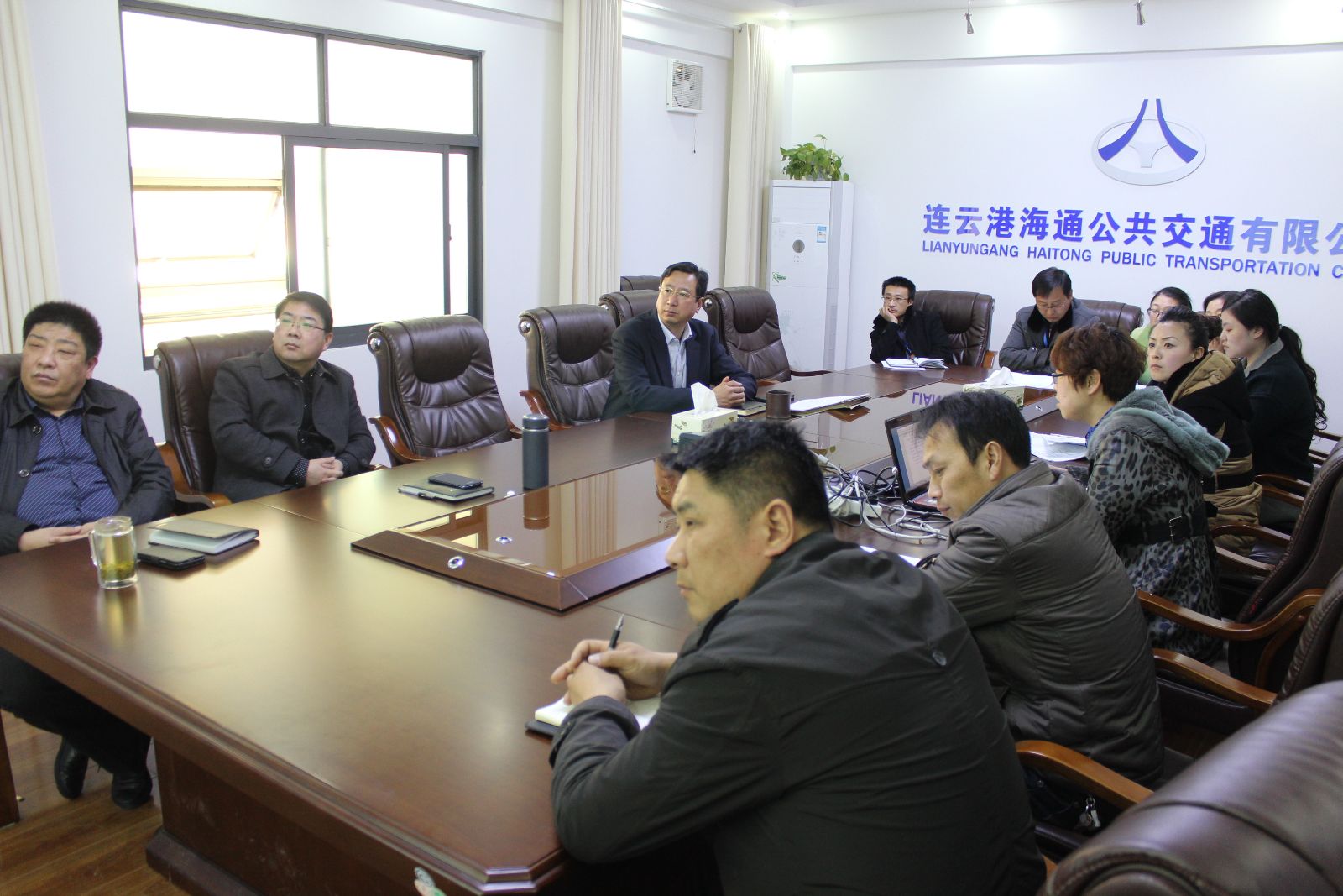 海通公交召開安全標(biāo)準(zhǔn)化創(chuàng)建第一階段總結(jié)會議