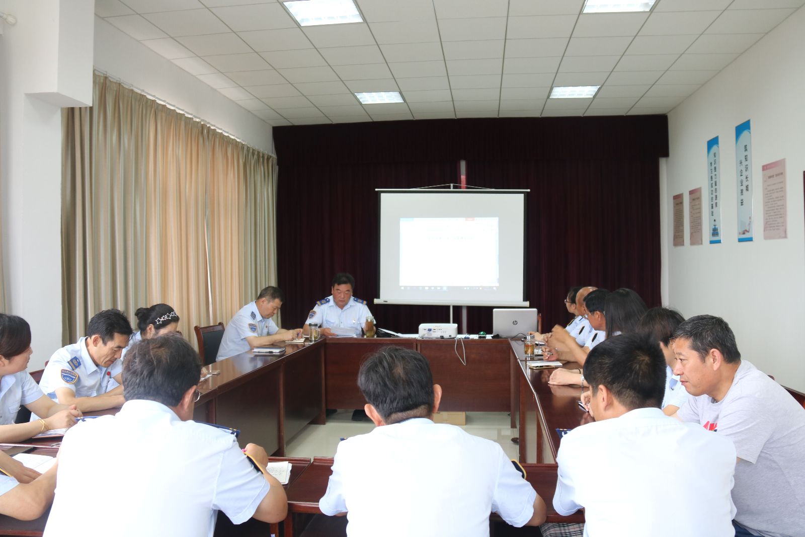 公交維修公司黨支部開(kāi)展道德講堂 用行動(dòng)鞏固提高創(chuàng)文工作