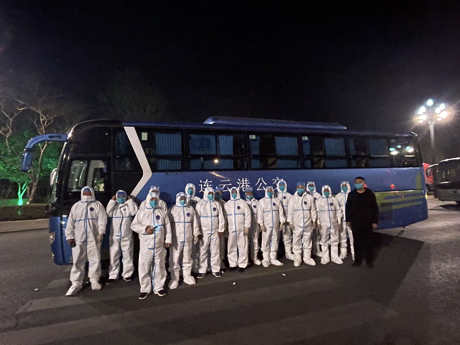 打響抗疫阻擊戰(zhàn)，公交集團(tuán)首批轉(zhuǎn)運(yùn)車輛正式啟用