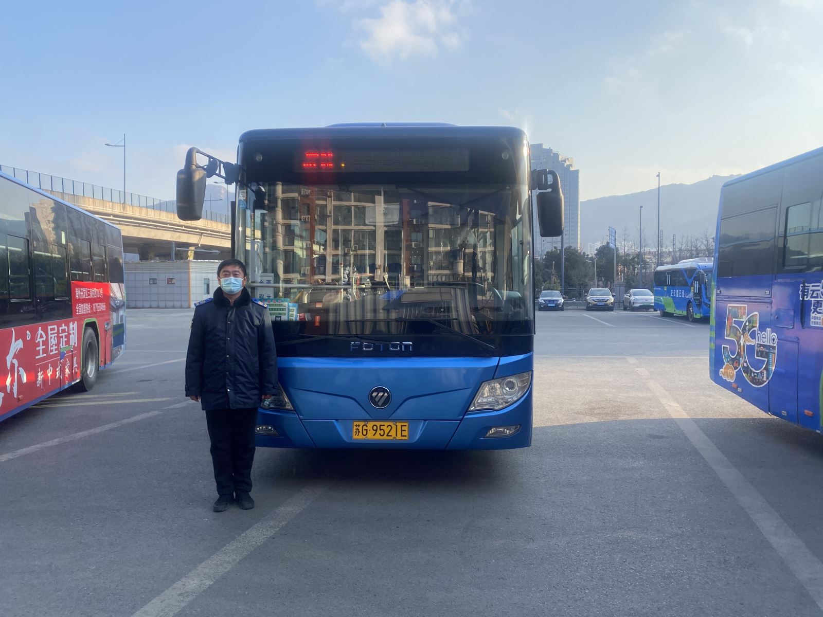 公交游6駕駛員江海川及時(shí)歸還乘客丟失的手機(jī)